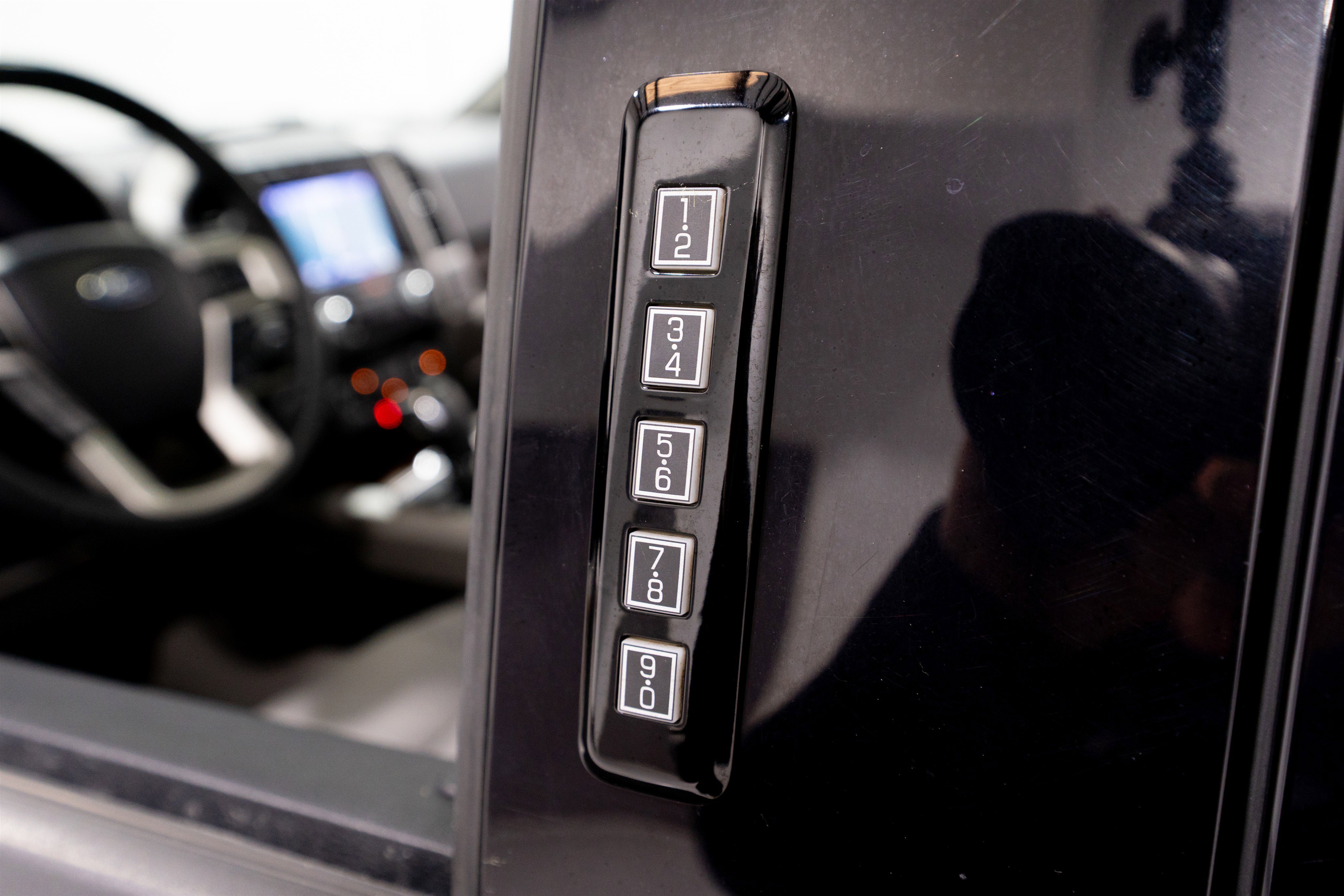 Used 2020 Ford F150 Lariat w/ Equipment Group 502A Luxury image 12