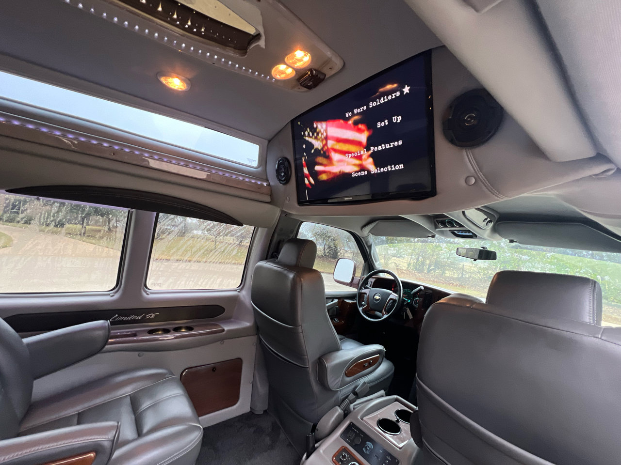 Used 2017 Chevrolet Express 2500 image 36