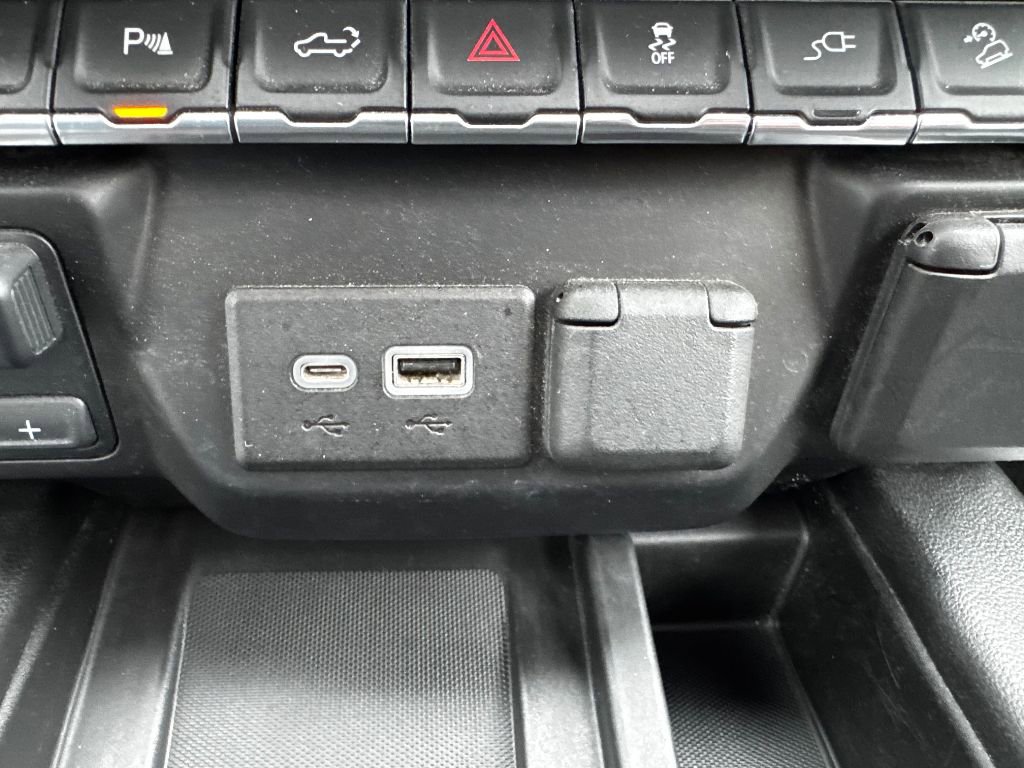 Used 2021 GMC Sierra 2500 Denali w/ Denali Black Diamond Edition image 33