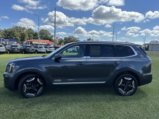Used 2023 Kia Telluride EX image 17