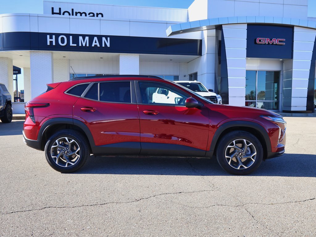 Certified 2024 Chevrolet Trax LT image 2