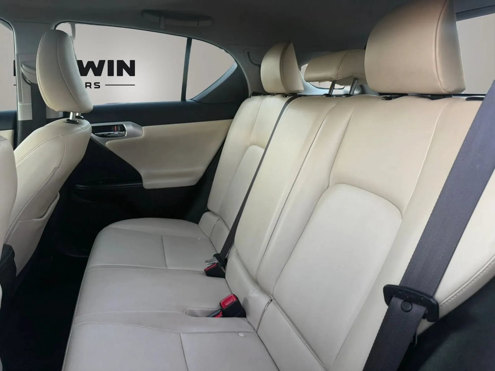 Used 2013 Lexus CT 200h w/ Premium Pkg w/Navigation FWD image 27