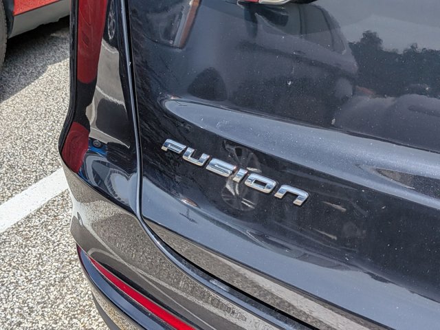 Used 2020 Ford Fusion SE w/ Equipment Group 151A FWD image 12