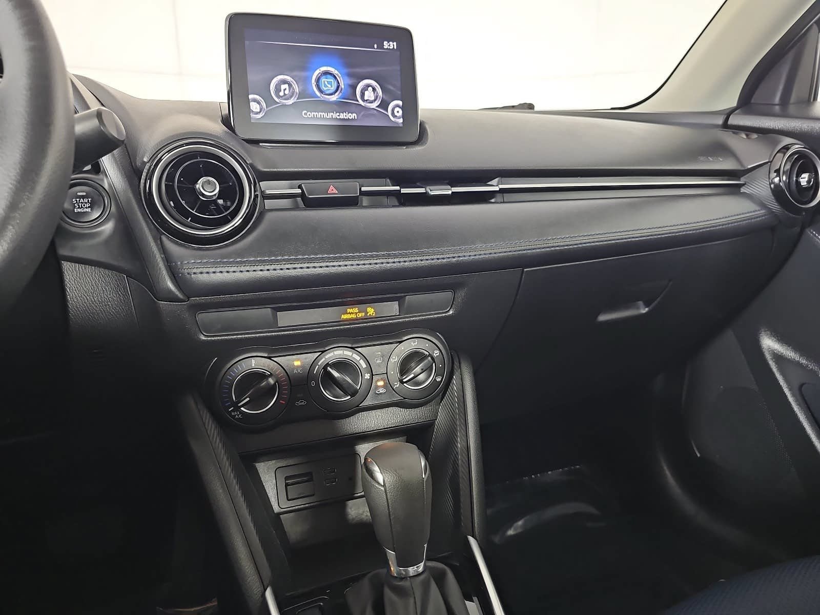 Used 2019 Toyota Yaris LE FWD image 19
