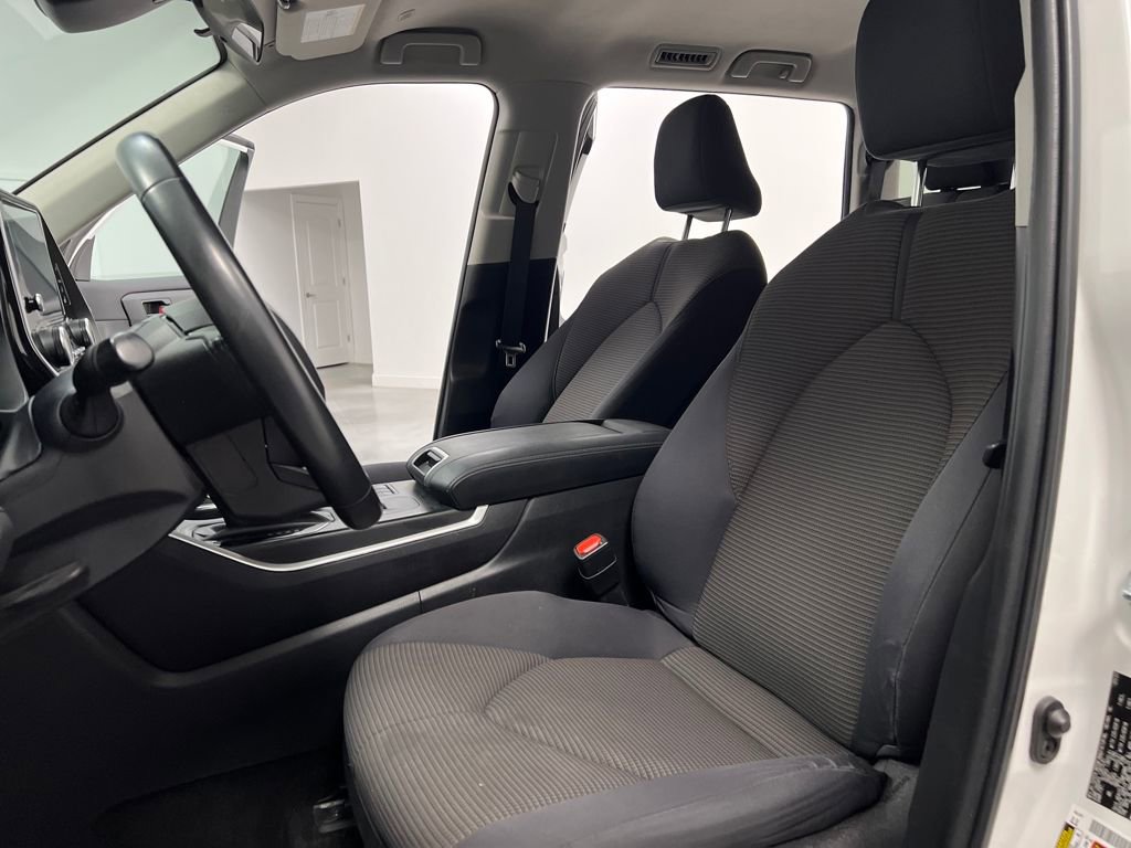 Used 2023 Toyota Highlander LE image 10