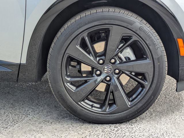 Certified 2025 Buick Envision Sport Touring image 11