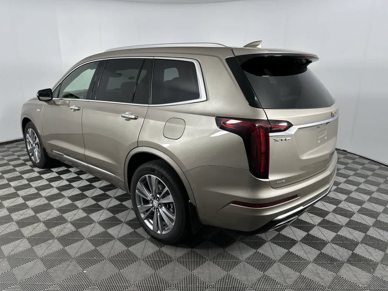 Used 2023 Cadillac XT6 Premium Luxury w/ Platinum Package AWD/4WD image 12