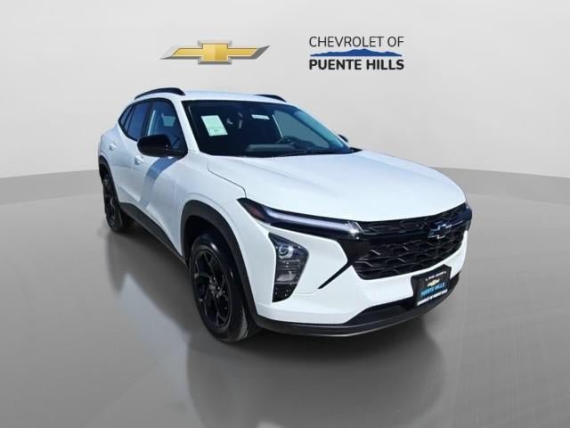 New 2026 Chevrolet Trax LT w/ Driver Confidence Package FWD image 2