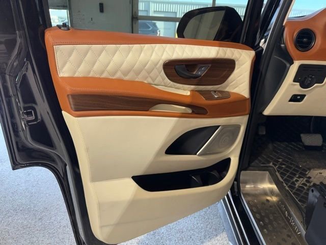 Used 2020 Mercedes-Benz Metris Maybach image 22