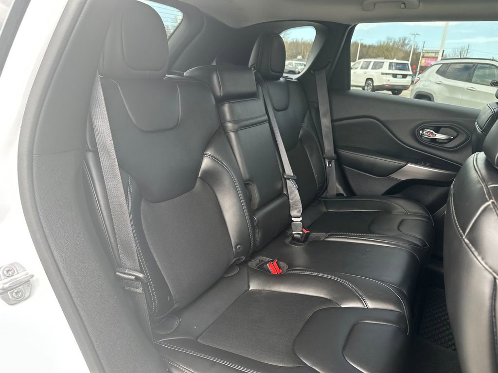 Used 2019 Jeep Cherokee Latitude Plus w/ Cold Weather Group image 29