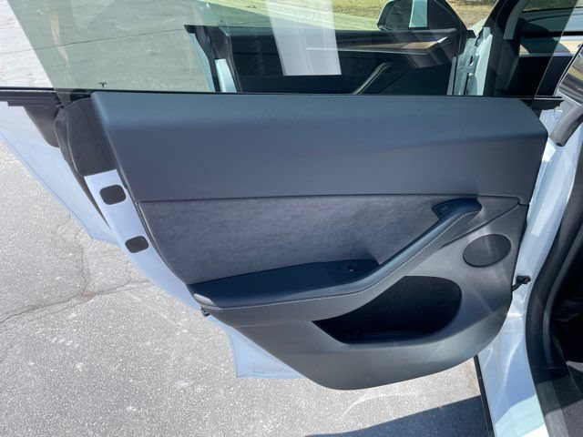 Used 2023 Tesla Model Y Long Range AWD/4WD image 13