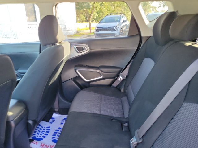 Used 2024 Kia Soul LX w/ LX Technology Package FWD image 13