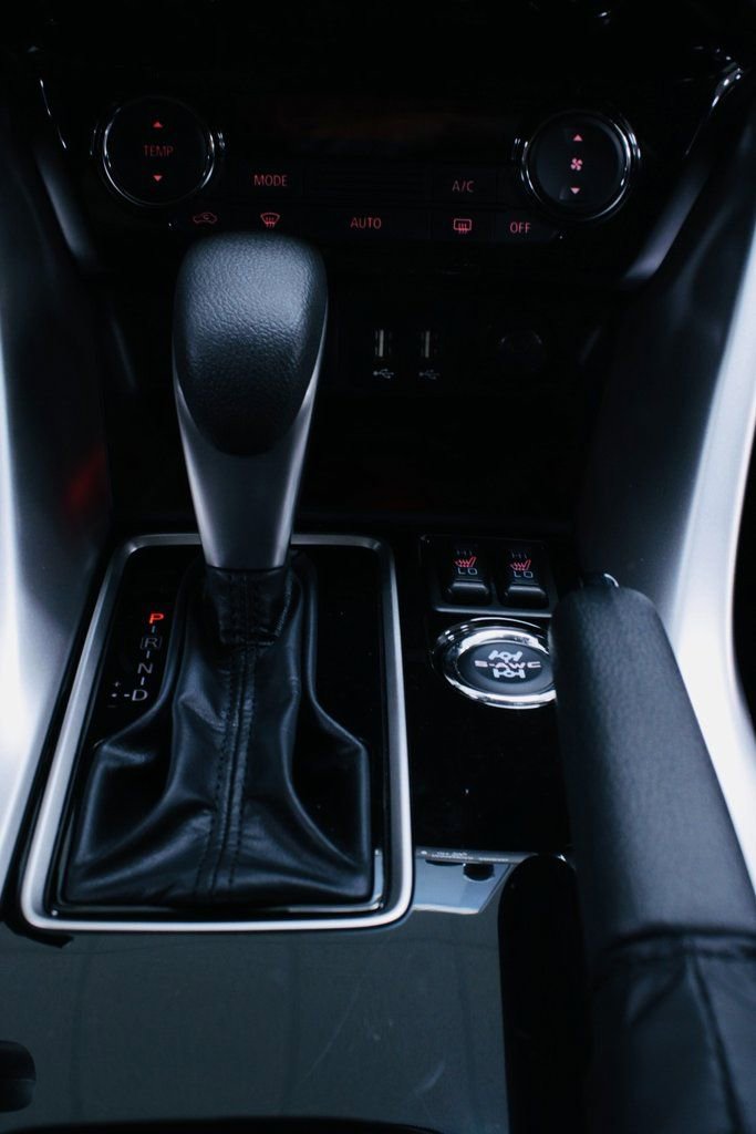 Used 2024 Mitsubishi Eclipse Cross Black Edition image 15