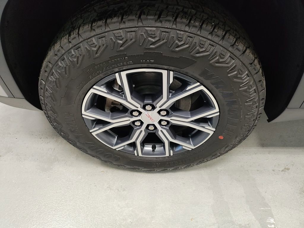 New 2026 GMC Acadia AT4 w/ LPO, Floor Liner Package image 20