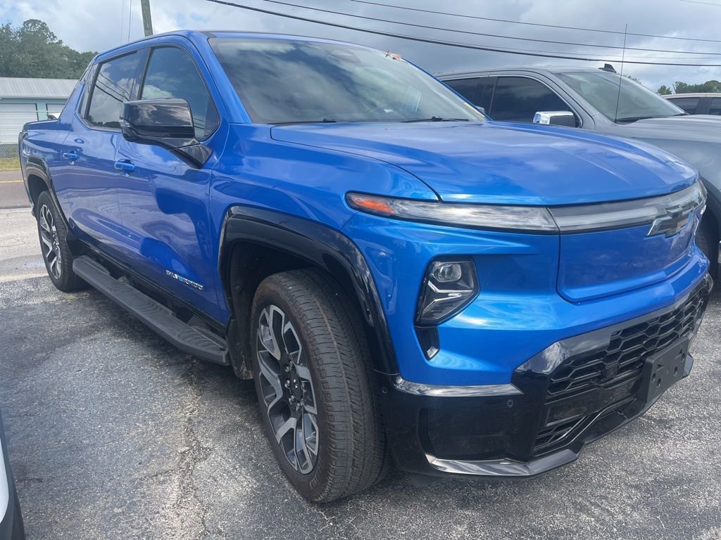 Used 2025 Chevrolet Silverado EV RST AWD/4WD image 1