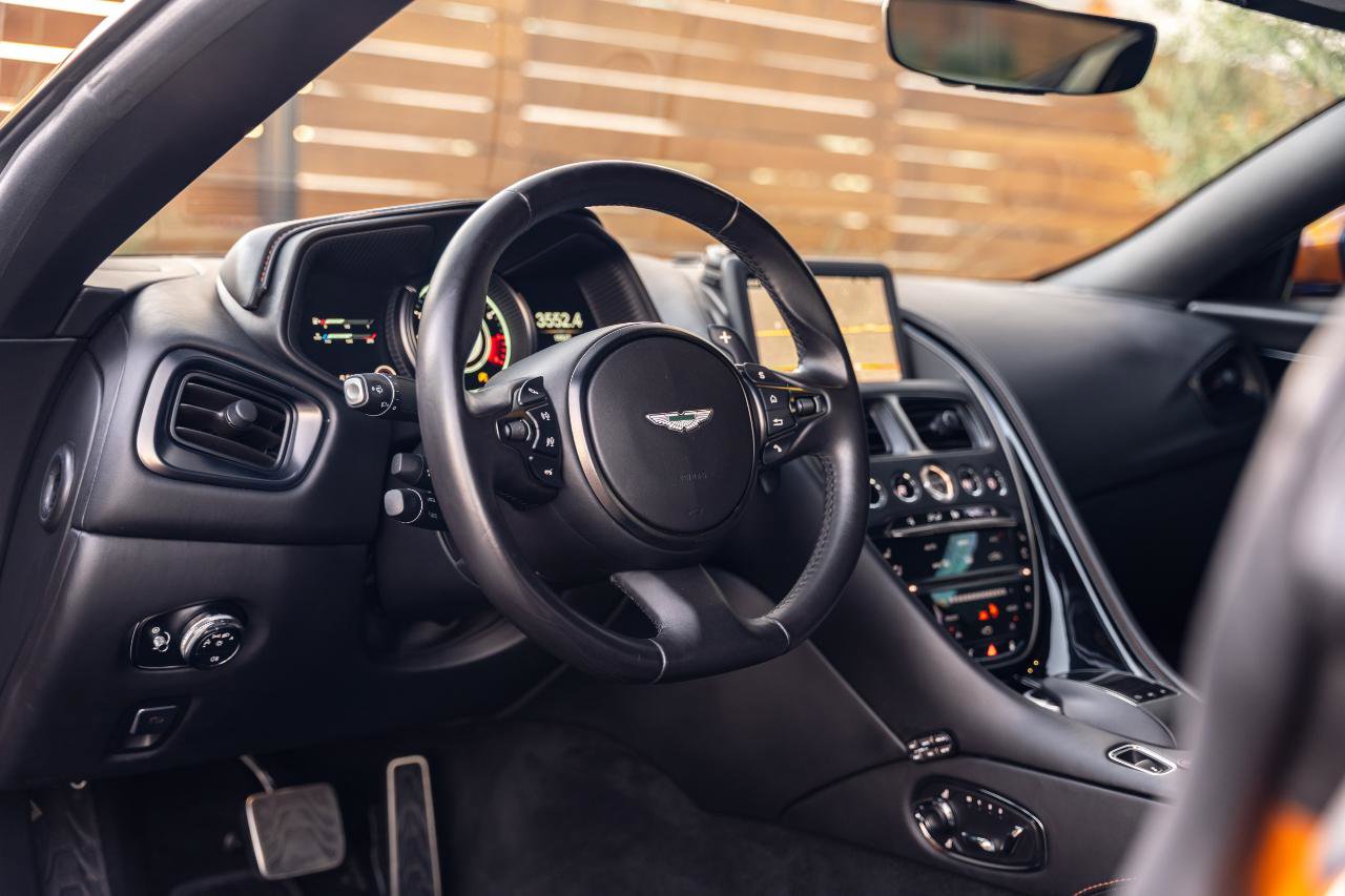 Used 2018 Aston Martin DB11 Coupe image 53