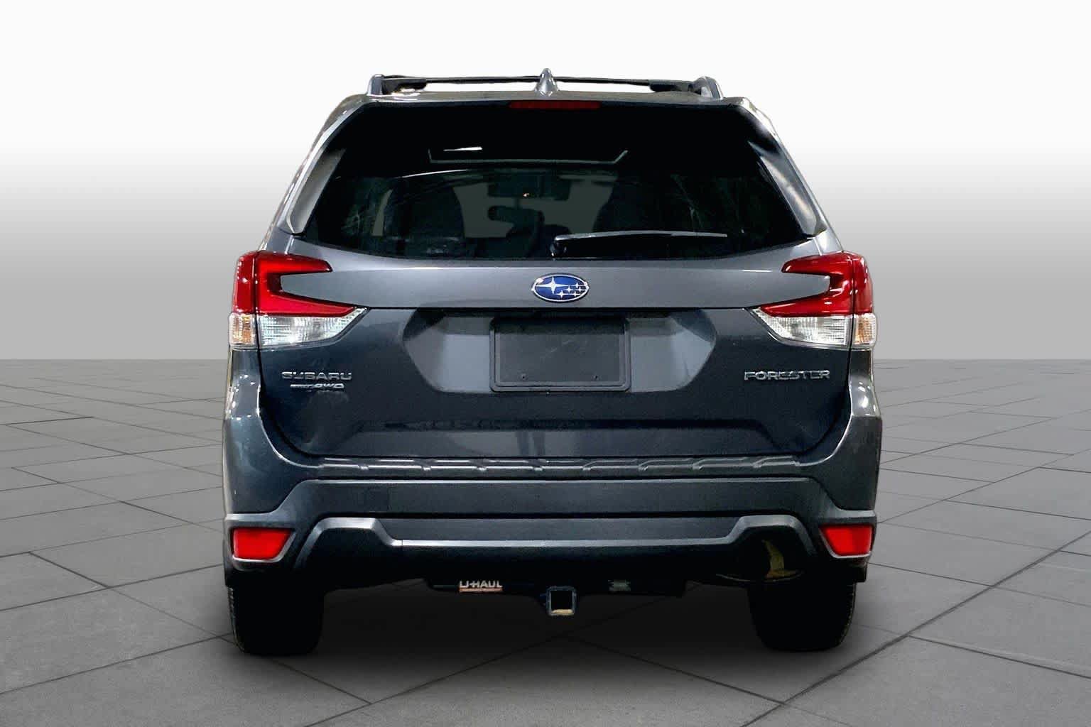 Used 2021 Subaru Forester Premium AWD/4WD image 5