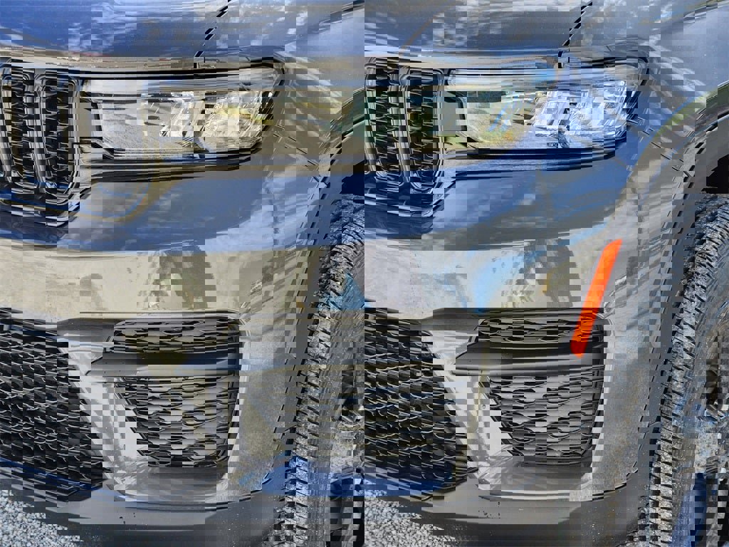 New 2025 Jeep Grand Cherokee Altitude image 6