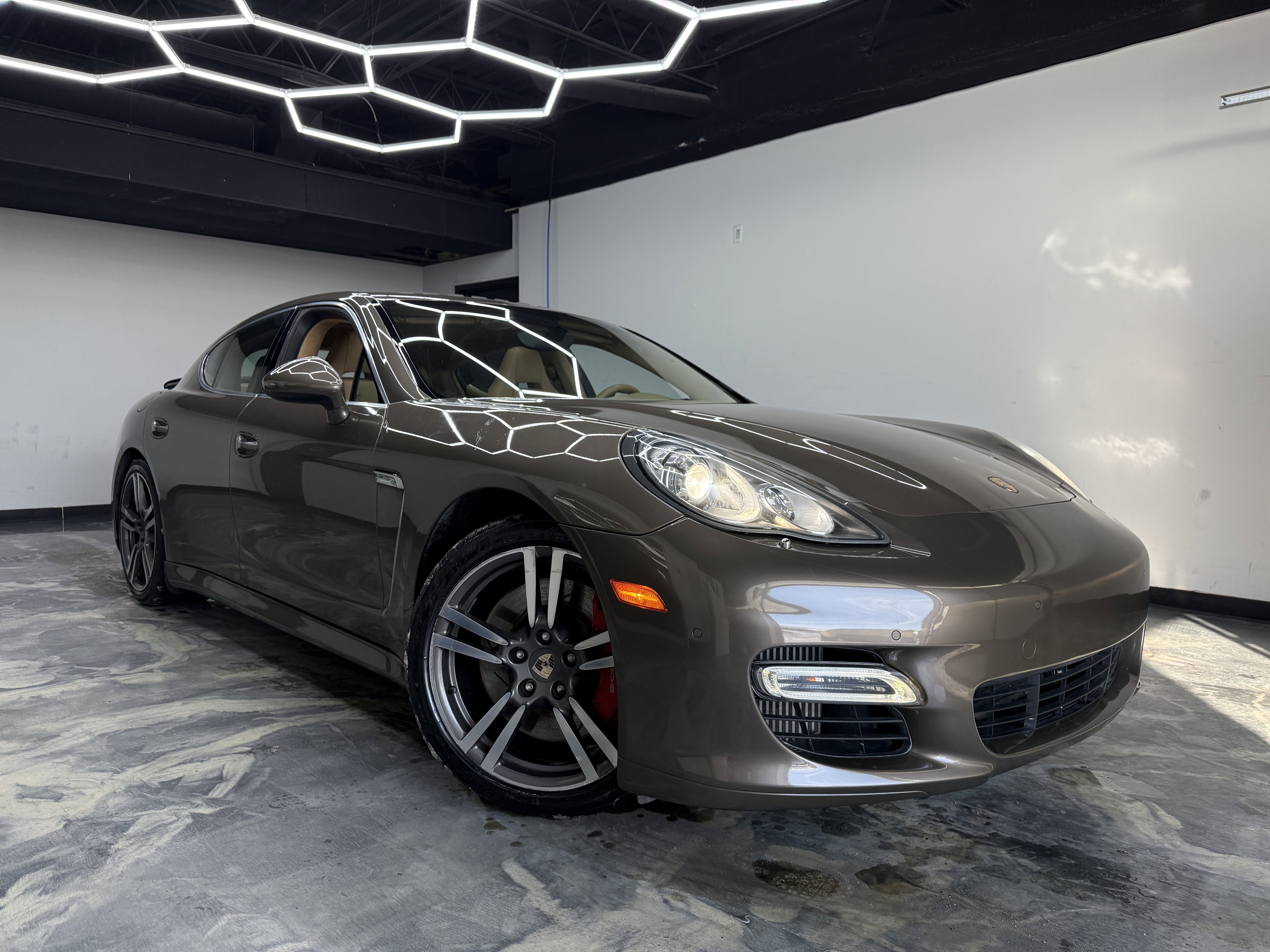 Used 2010 Porsche Panamera Turbo image 6