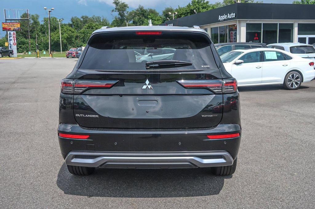 New 2025 Mitsubishi Outlander AWD image 11