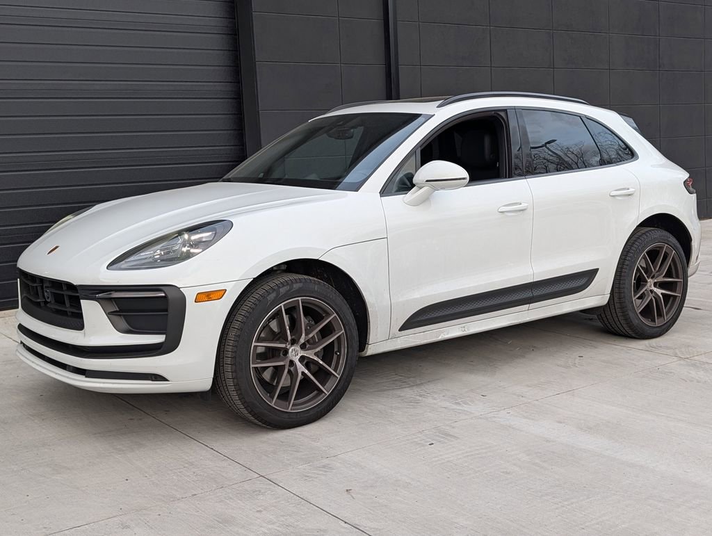 New 2025 Porsche Macan Turbo video 1