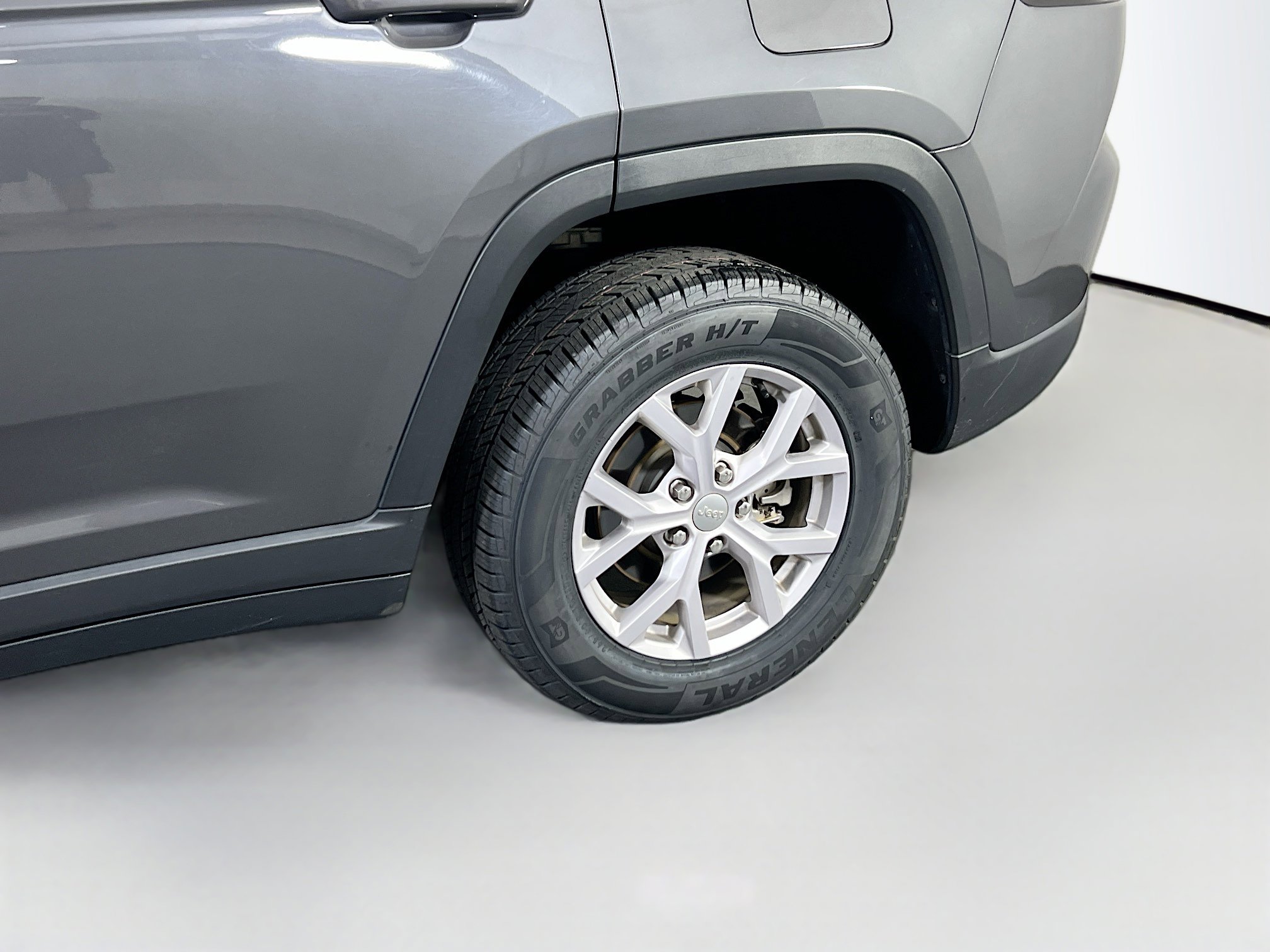 Used 2022 Jeep Grand Cherokee Limited image 29