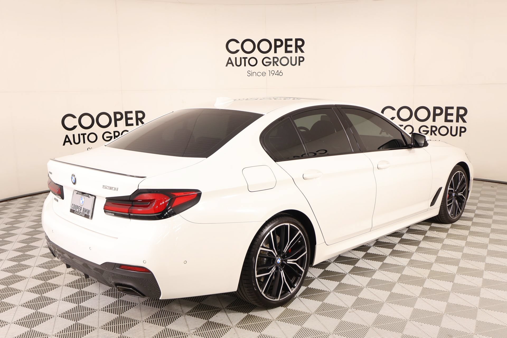 Used 2023 BMW 530i xDrive w/ M Sport Package AWD/4WD image 22