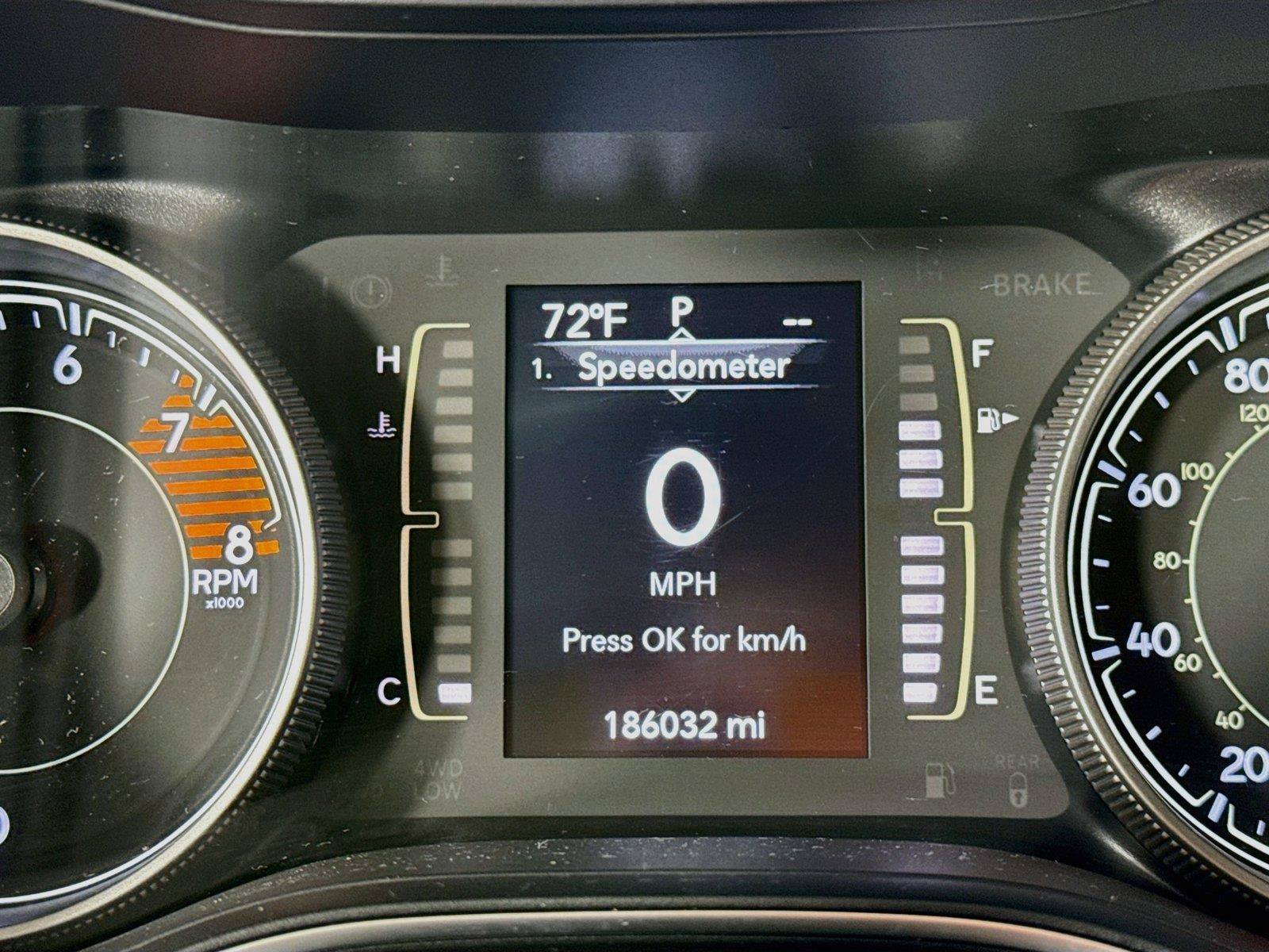 Used 2019 Jeep Cherokee Latitude Plus w/ Cold Weather Group AWD/4WD image 6