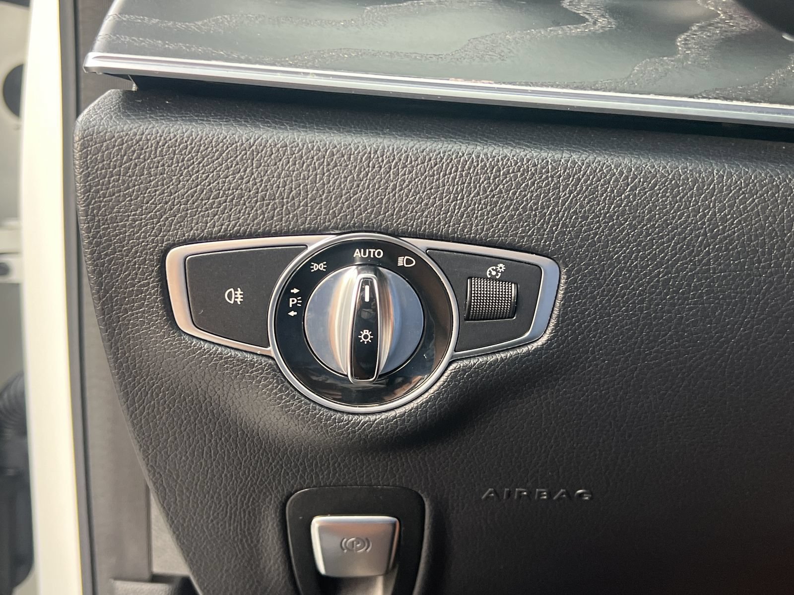 Used 2018 Mercedes-Benz E 300 image 11
