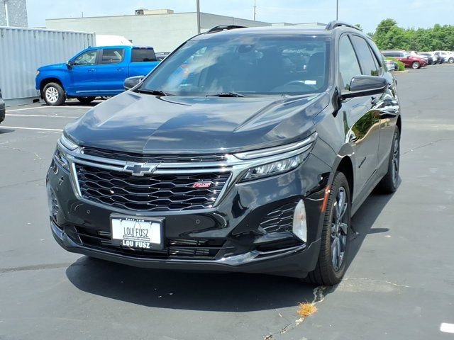 Used 2022 Chevrolet Equinox RS w/ LPO, Floor Liner Package AWD/4WD image 2