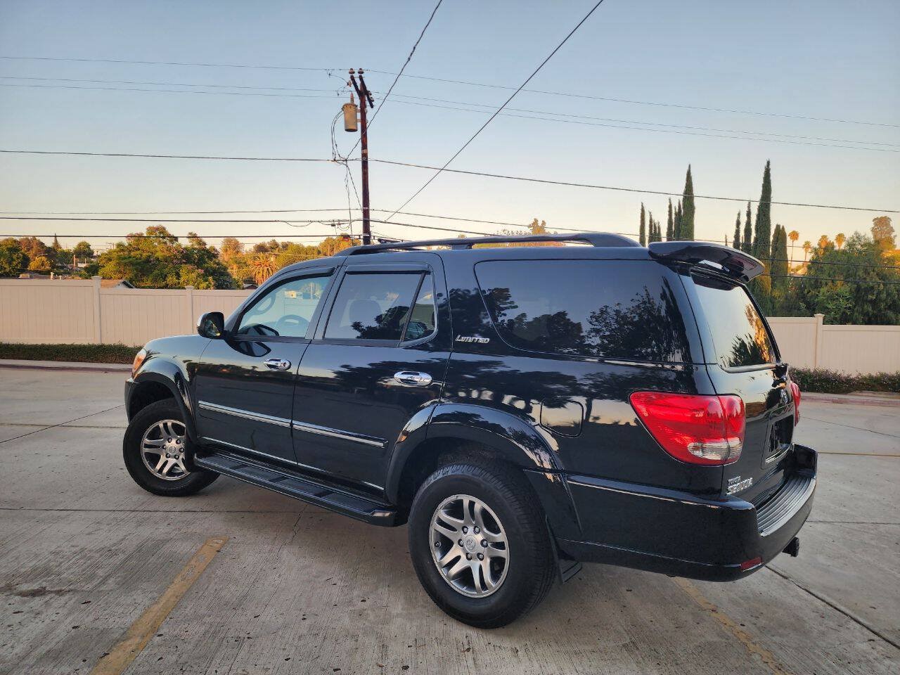 Used 2007 Toyota Sequoia Limited RWD image 7