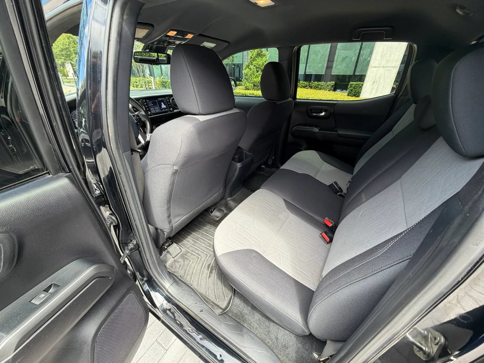Used 2020 Toyota Tacoma TRD Off-Road w/ Technology Package AWD/4WD image 17