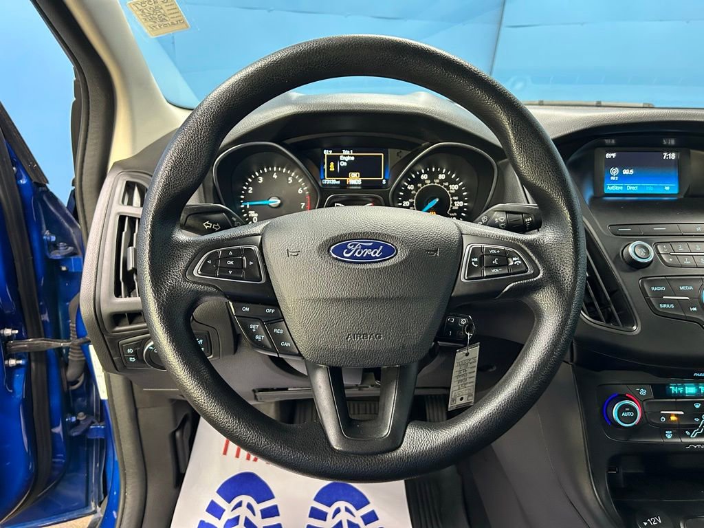 Used 2018 Ford Focus SE w/ SE Appearance Package image 17