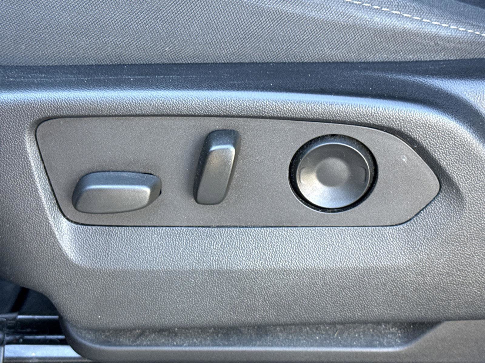 Used 2021 GMC Yukon SLE image 15