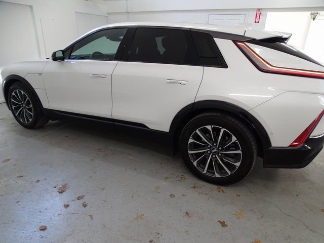 Certified 2024 Cadillac Lyriq Sport image 17