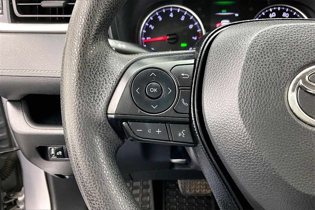 Used 2019 Toyota RAV4 LE image 18