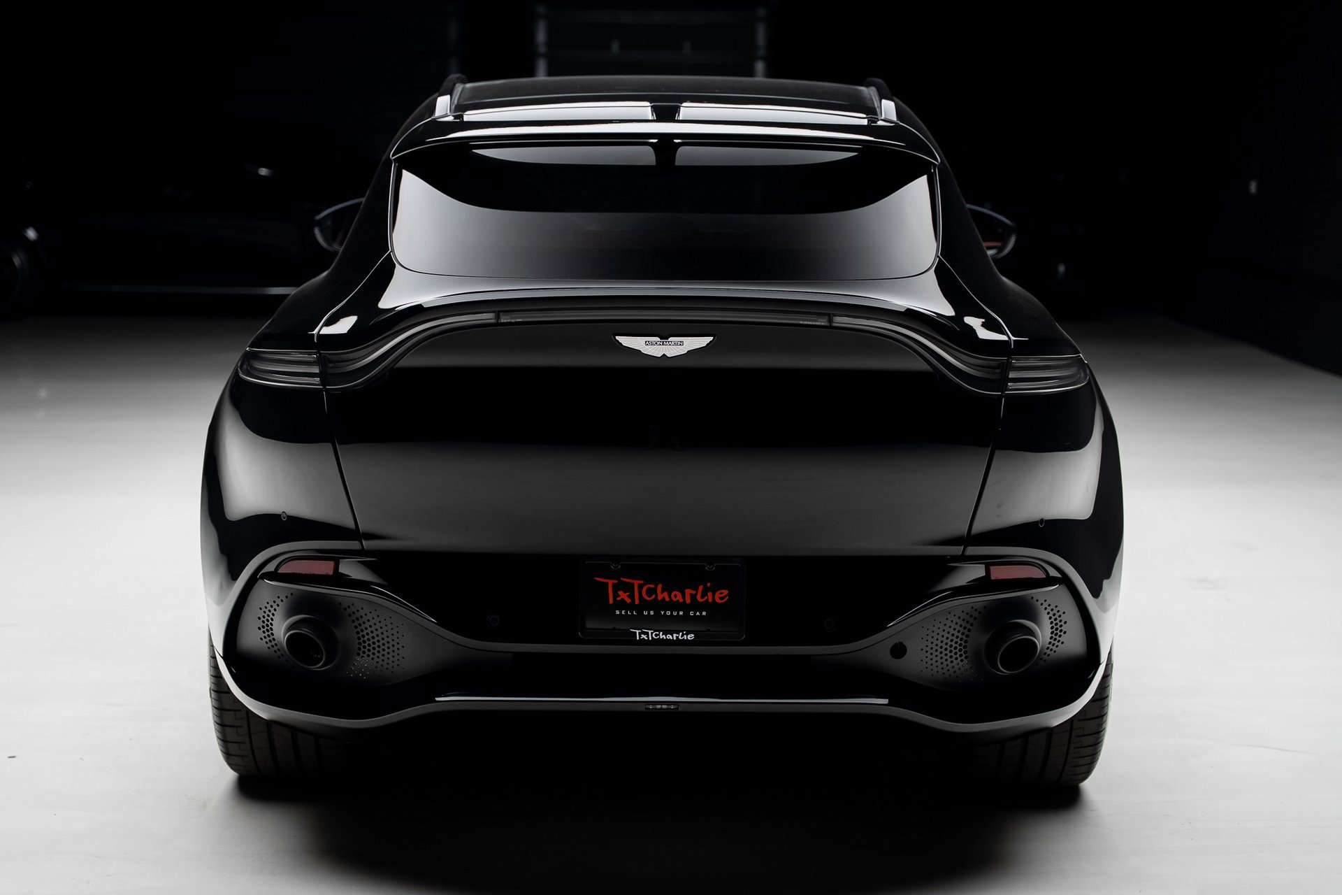 Used 2021 Aston Martin DBX image 26