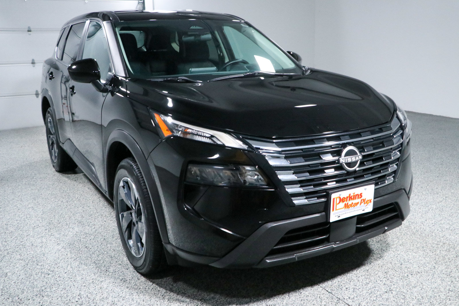 Used 2024 Nissan Rogue SV AWD/4WD image 5