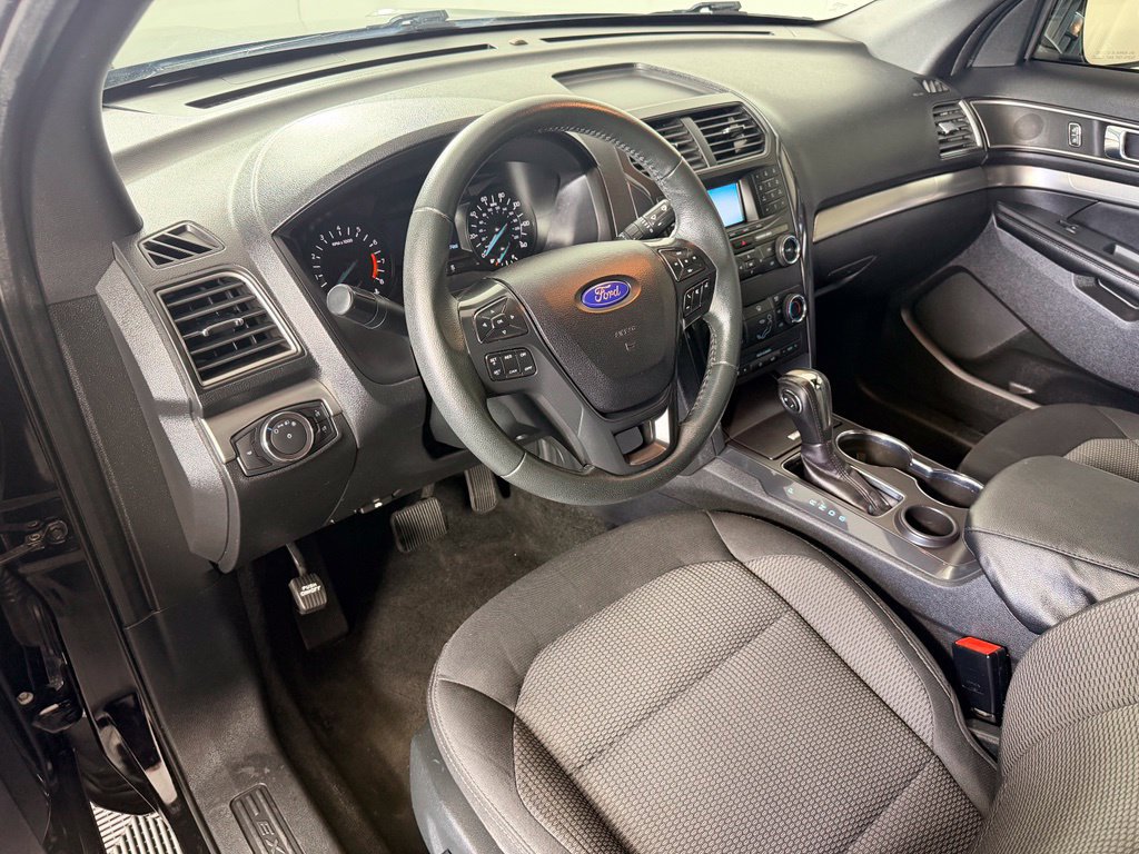 Used 2018 Ford Explorer XLT FWD image 33