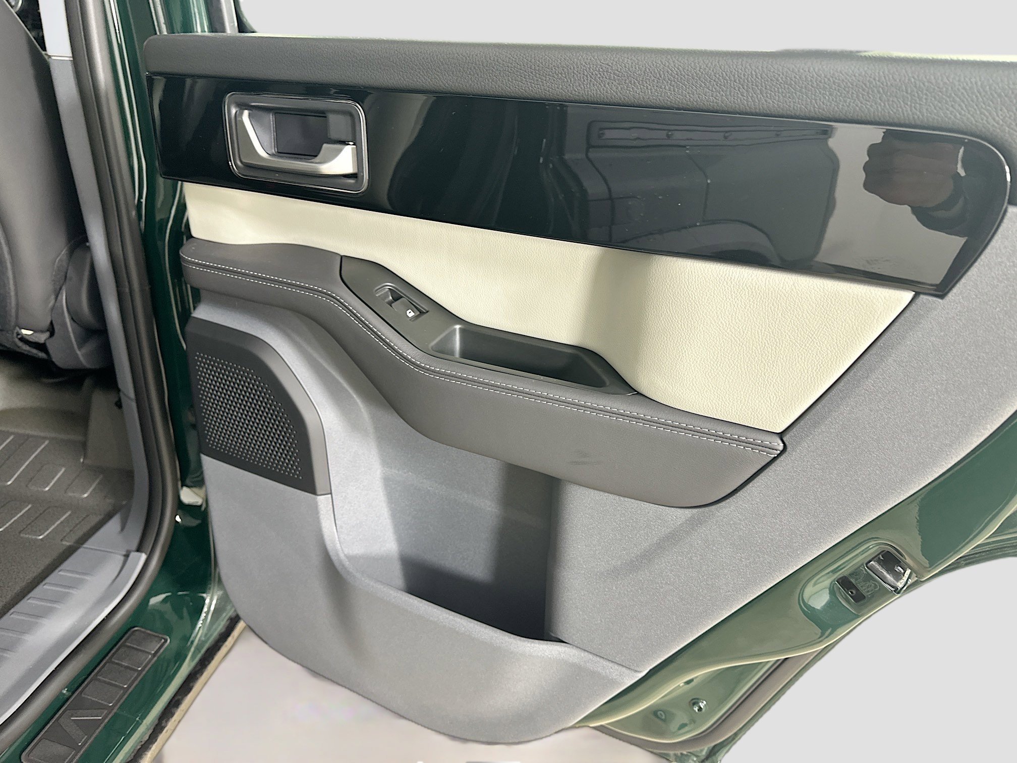 New 2025 INEOS Grenadier Fieldmaster Edition image 45