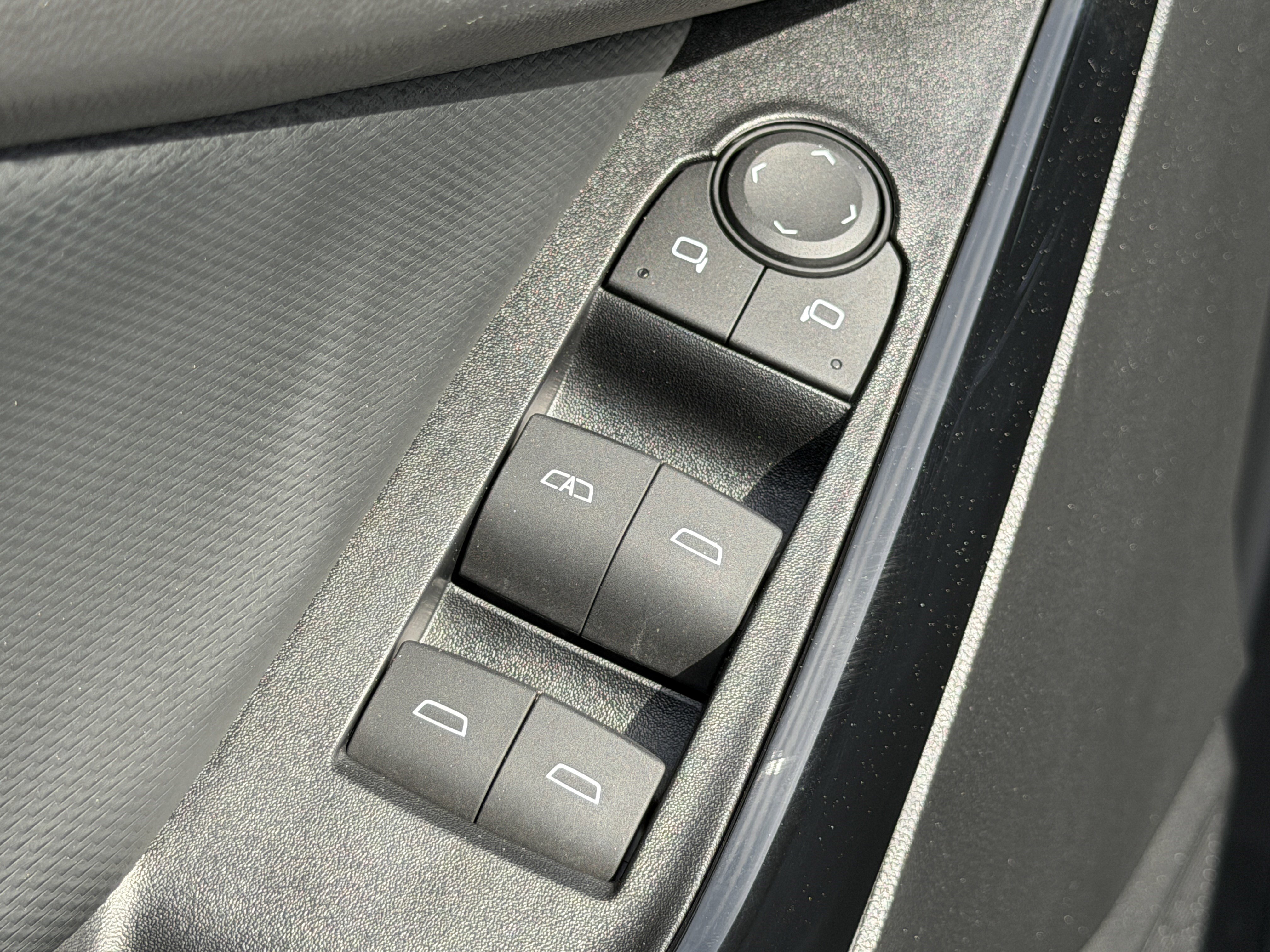 Used 2025 Chevrolet Equinox LT image 14