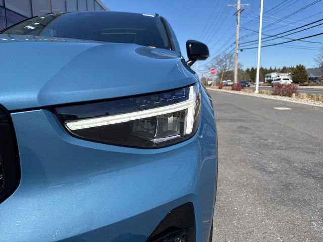 Certified 2025 Volvo XC40 B5 Plus image 8
