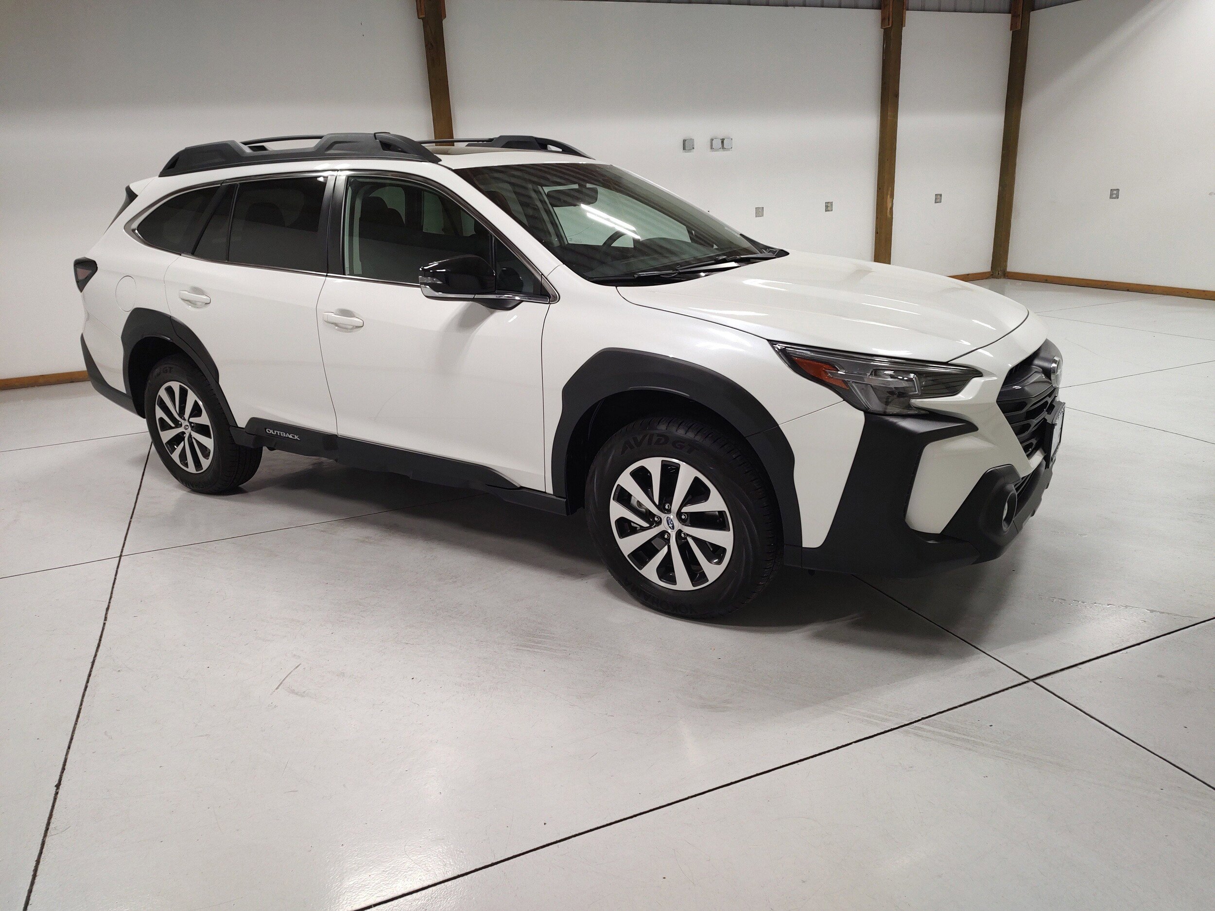 Used 2025 Subaru Outback Premium AWD/4WD image 2