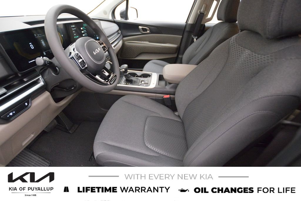 New 2026 Kia Carnival LX FWD image 10