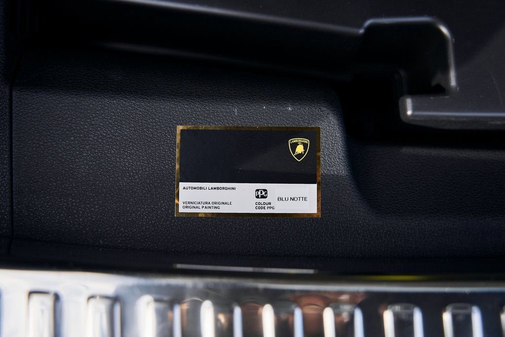 Used 2024 Lamborghini Urus Performante AWD/4WD image 25