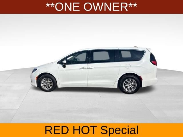 Used 2023 Chrysler Voyager LX FWD image 4