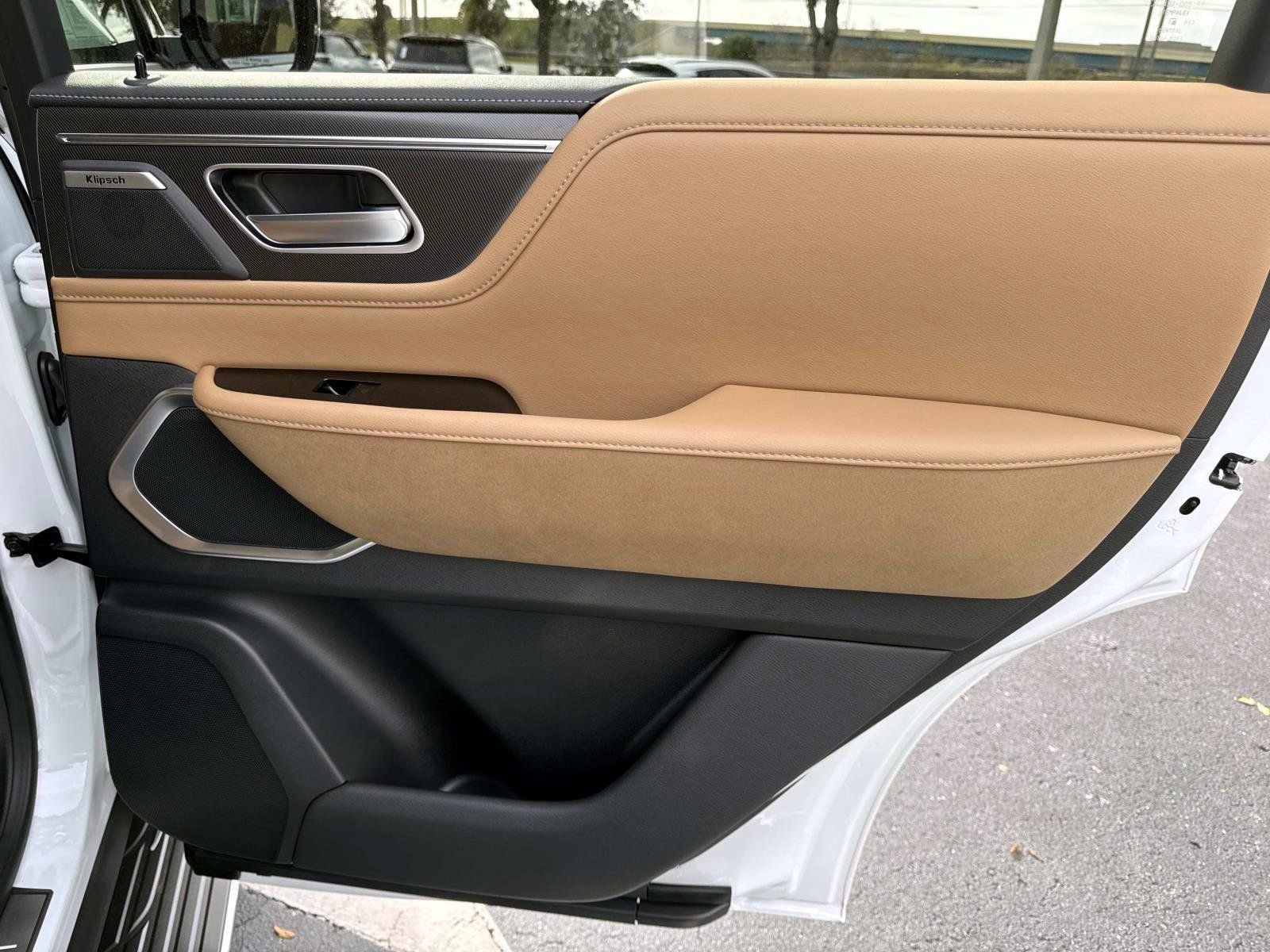 New 2026 INFINITI QX80 Luxe w/ Cargo Package image 19