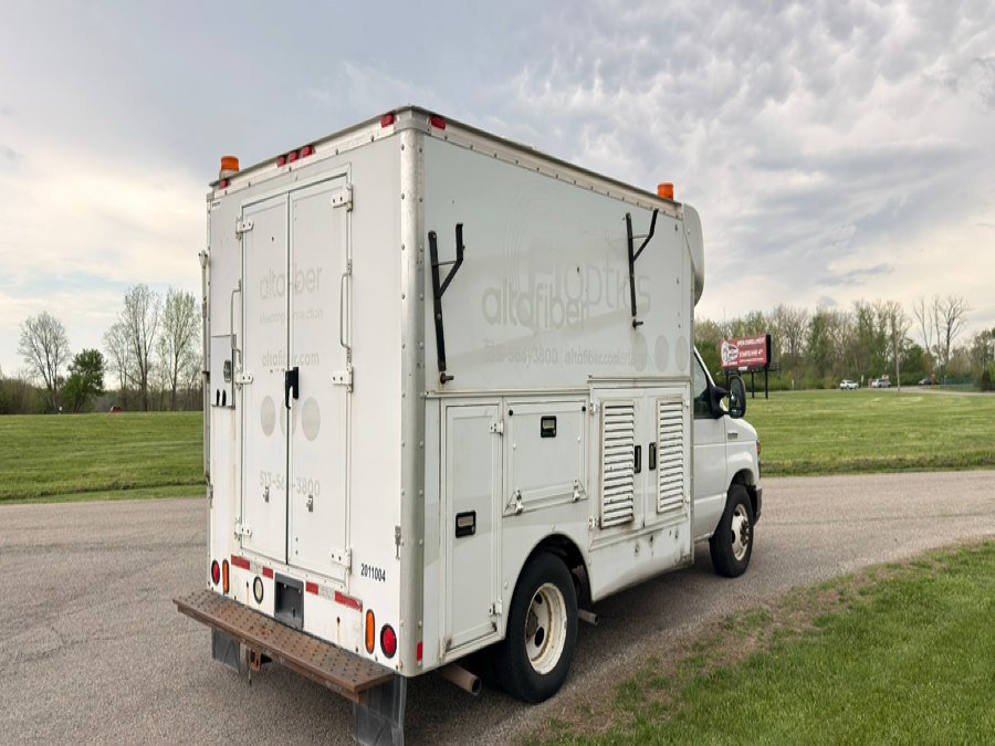 Used 2011 Ford E-350 and Econoline 350 Super Duty RWD image 5