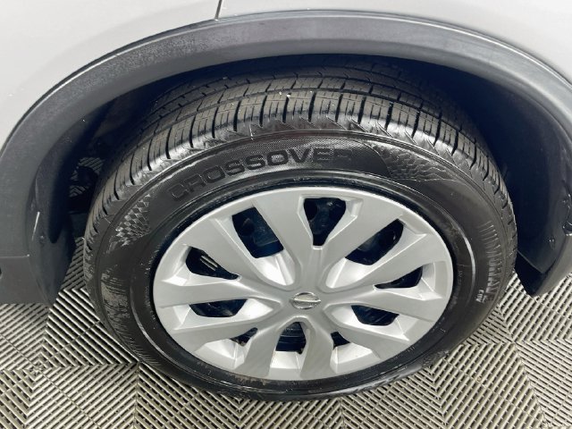 Used 2015 Nissan Rogue S FWD image 30