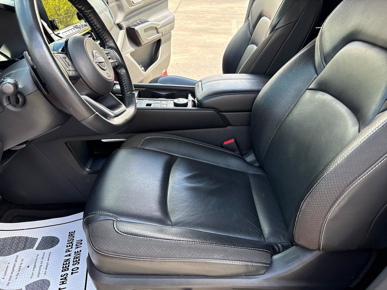 Used 2022 Nissan Pathfinder SL AWD/4WD image 30